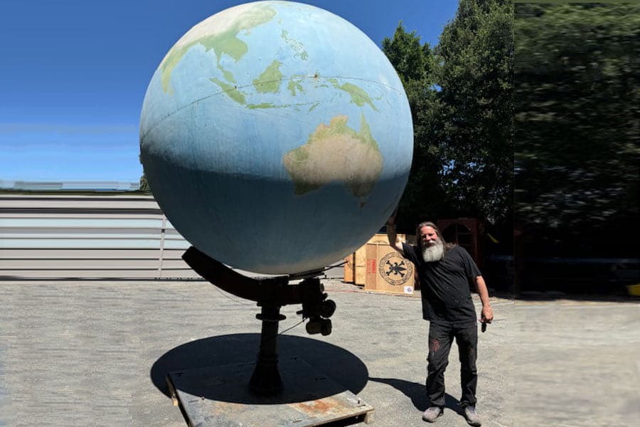 RISK with globe. Photo: Nurit Greenger.