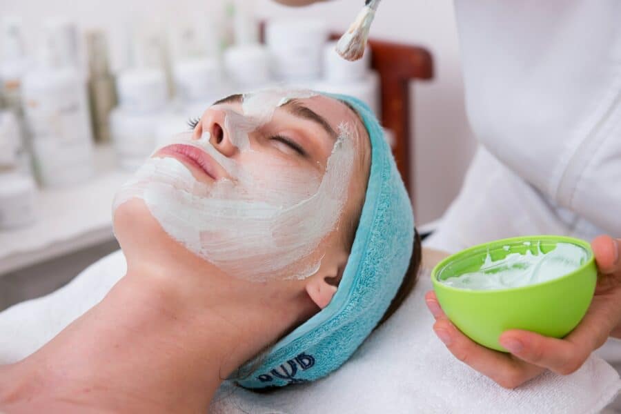 How to Choose Suitable Cosmetic Products for Different Skin Types?