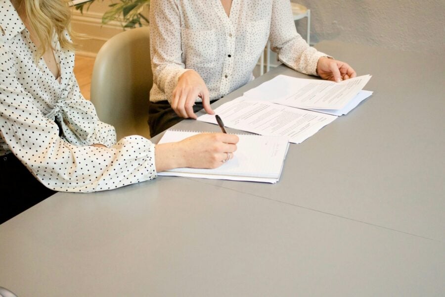 Understanding the Differences: Focused Consulting vs. Strategic Long-term Business Advisory