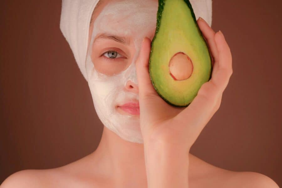 What Are the Recommended Natural Ingredients for Face and Body Skincare?