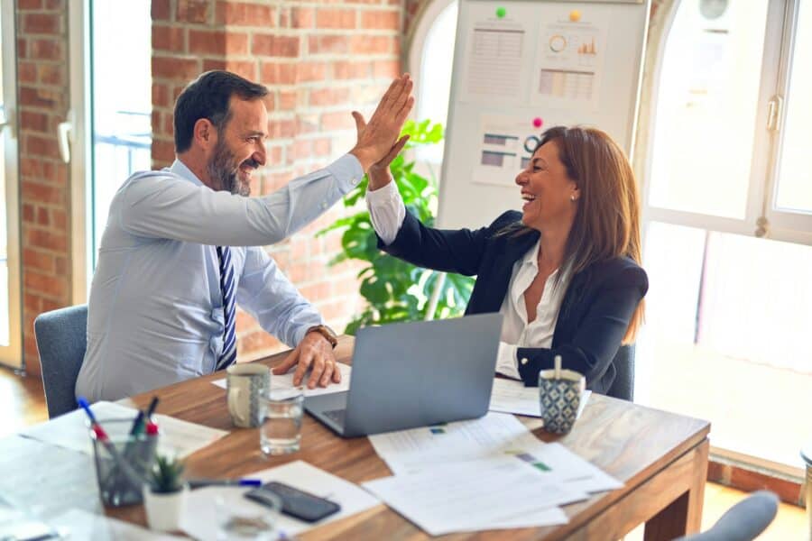 Does My Business Need External or Internal Consulting?