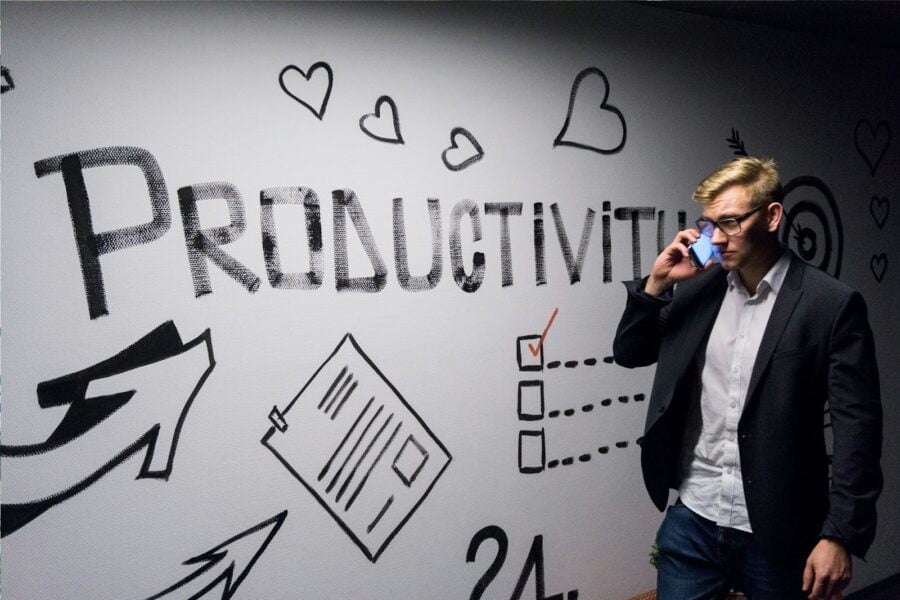 What Factors Influence Business Consulting Pricing?
