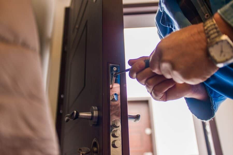 10 Key Questions to Ask a Locksmith in Fort Lauderdale