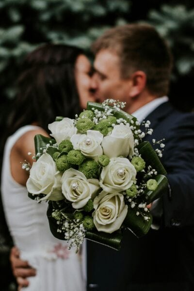 Do Pricey Weddings Equal Stronger Marriages? New Study Busts the Myth