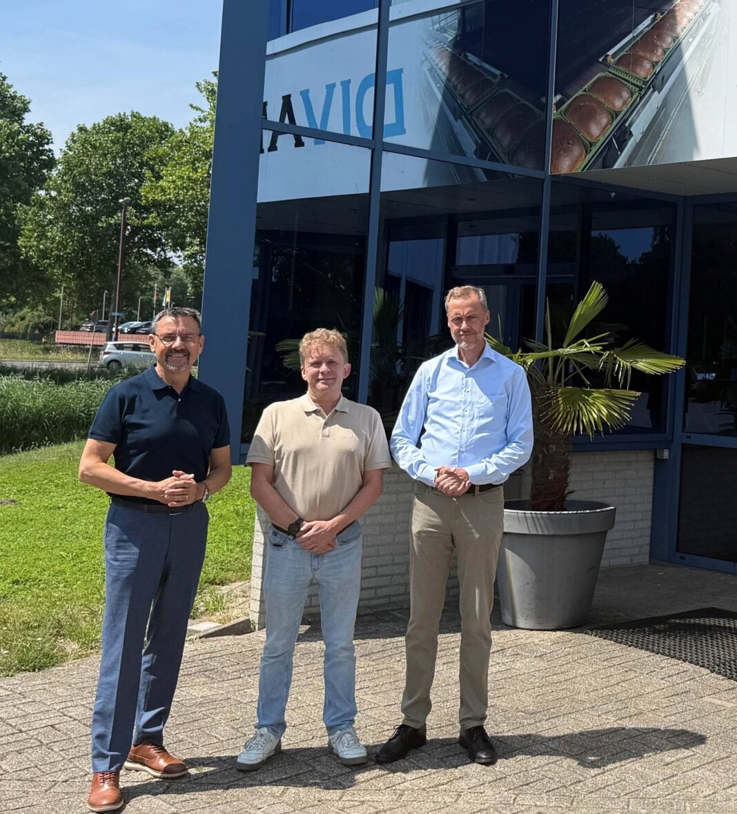 Lars Fredin, David Rijke and Kenneth Carlsson standing outside Divardy Bakery Services after Dacke Industri acquired 85% of the Dutch company.